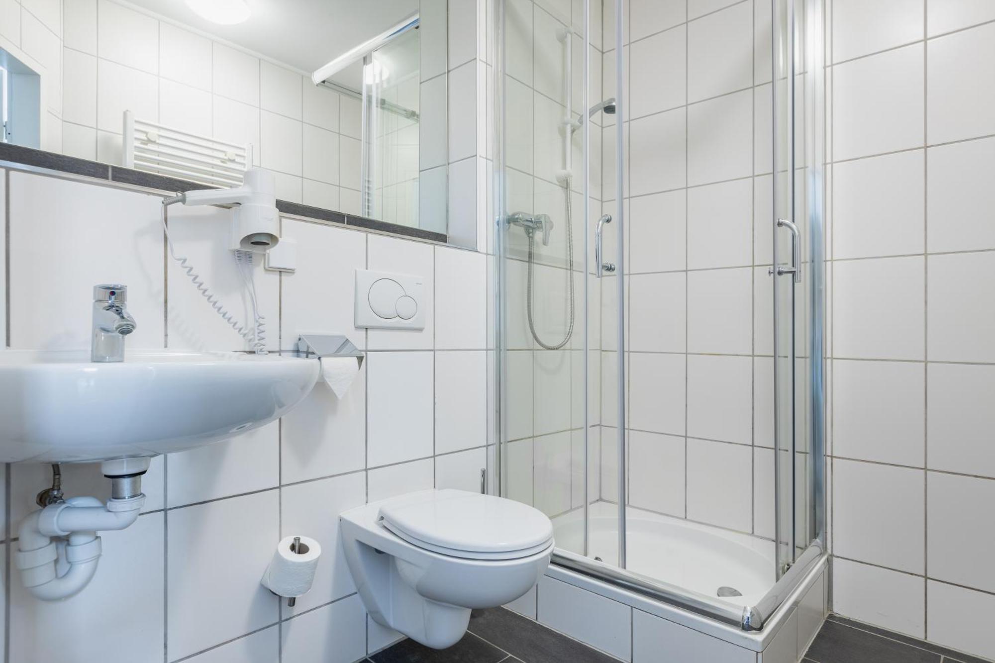Smarty Airport Cologne Hotel - Kontaktloser Self Check-In Εξωτερικό φωτογραφία