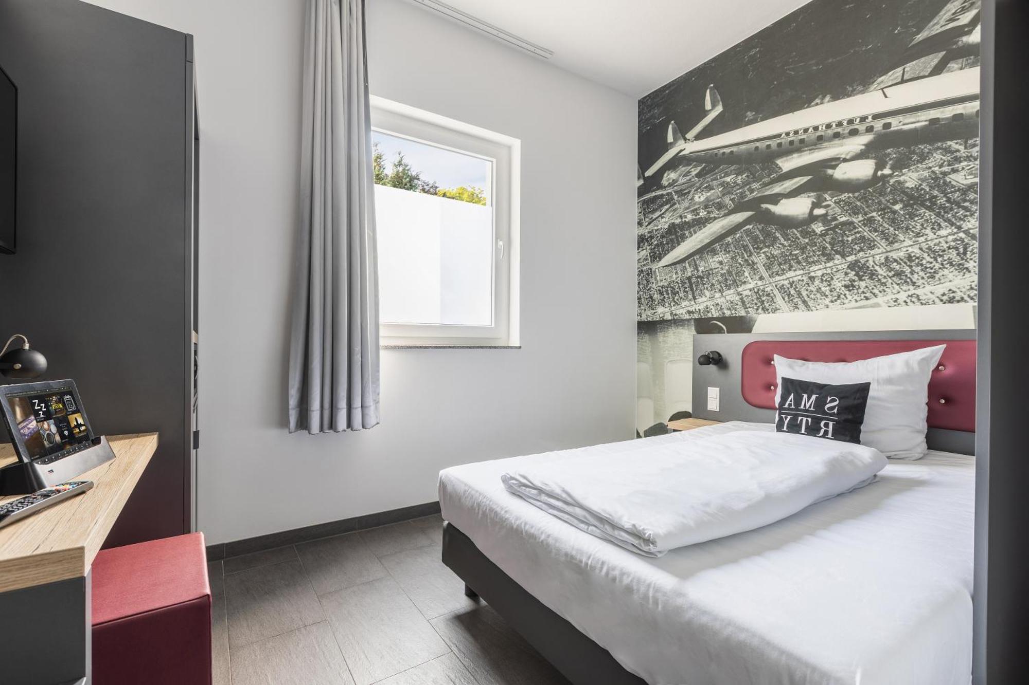 Smarty Airport Cologne Hotel - Kontaktloser Self Check-In Εξωτερικό φωτογραφία
